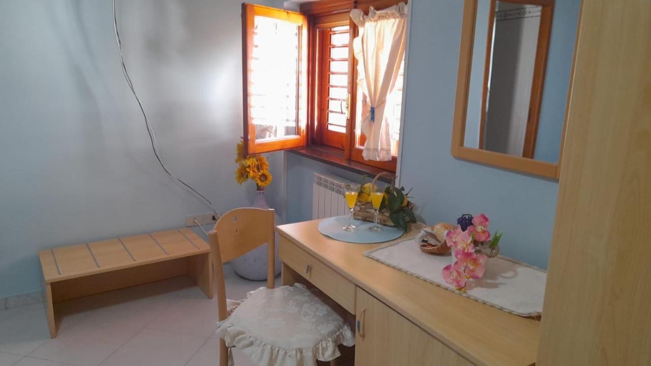 Hotel Affittacamere Novella Tramonti Bagian luar foto