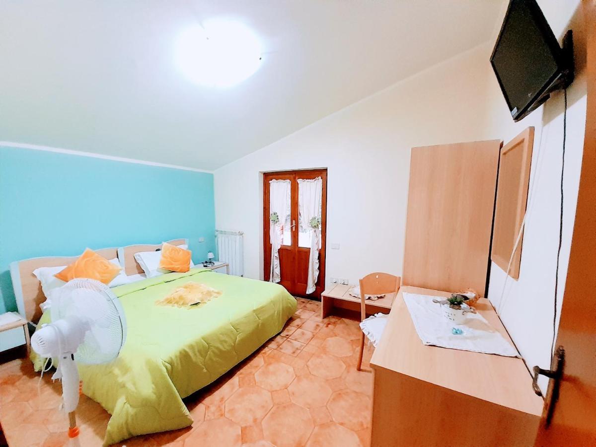 Hotel Affittacamere Novella Tramonti Bagian luar foto